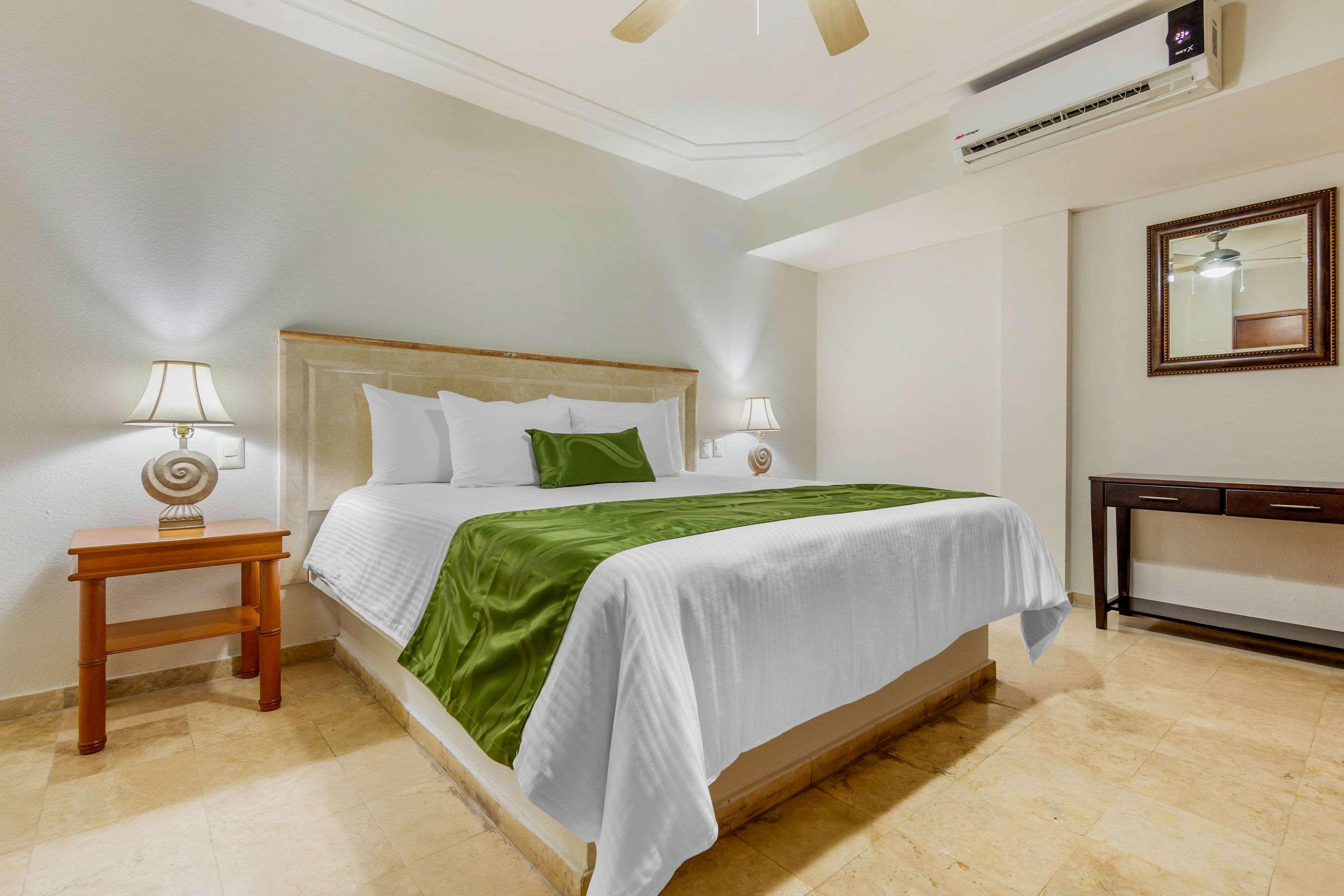 Quality Inn Mazatlan Bagian luar foto