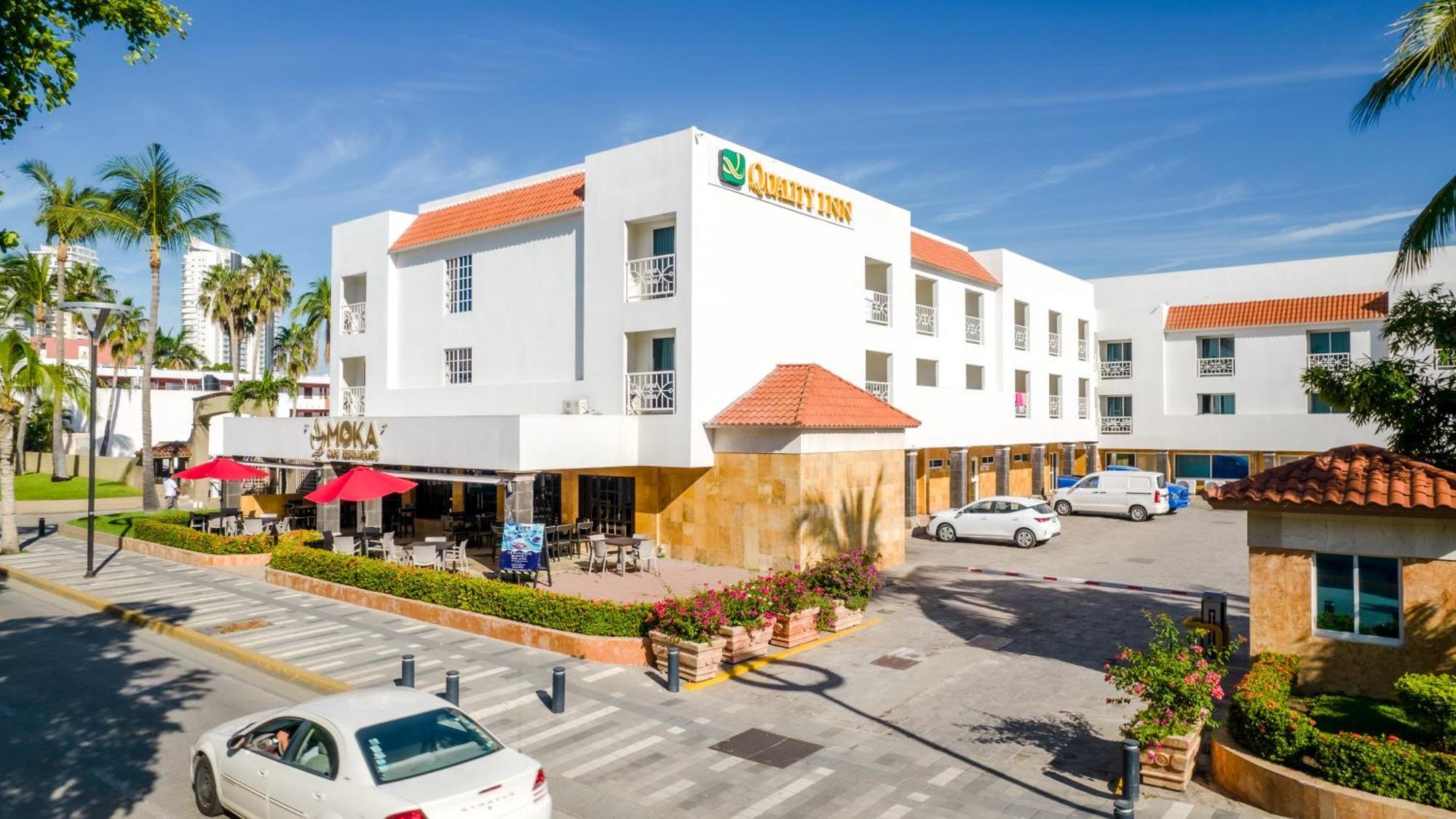 Quality Inn Mazatlan Bagian luar foto