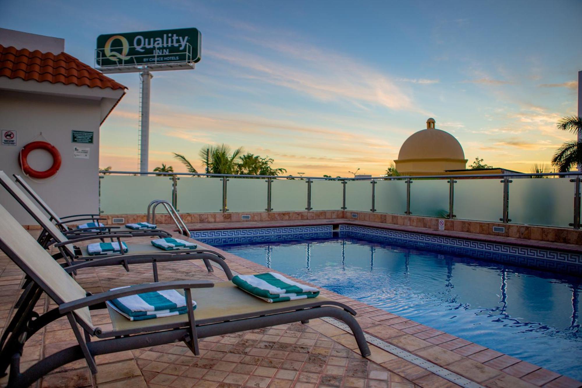 Quality Inn Mazatlan Bagian luar foto