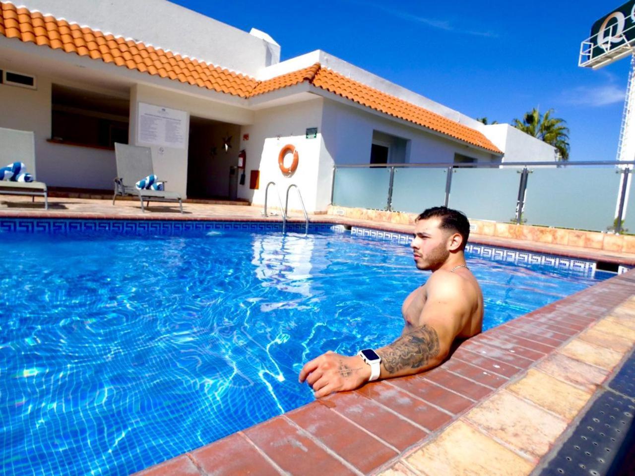 Quality Inn Mazatlan Bagian luar foto