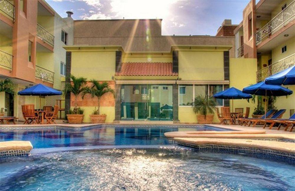 Quality Inn Mazatlan Bagian luar foto