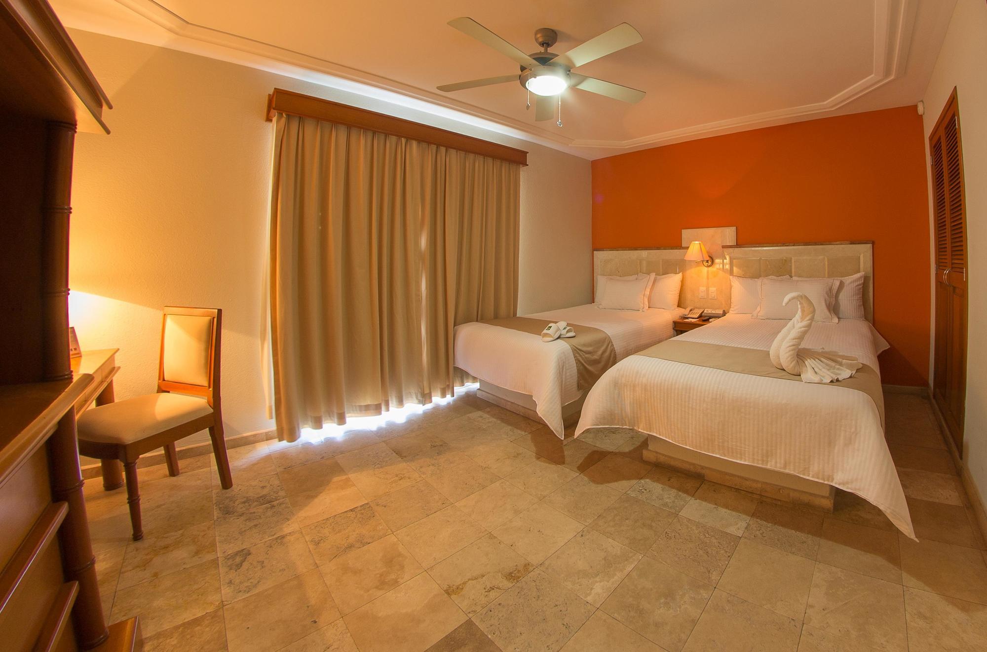 Quality Inn Mazatlan Bagian luar foto