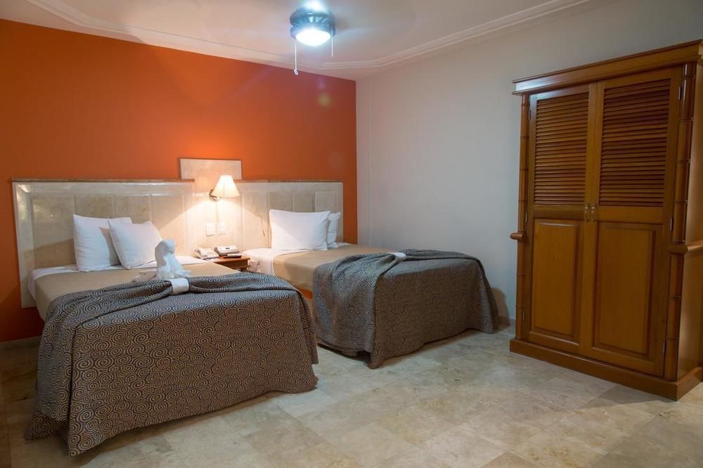 Quality Inn Mazatlan Bagian luar foto