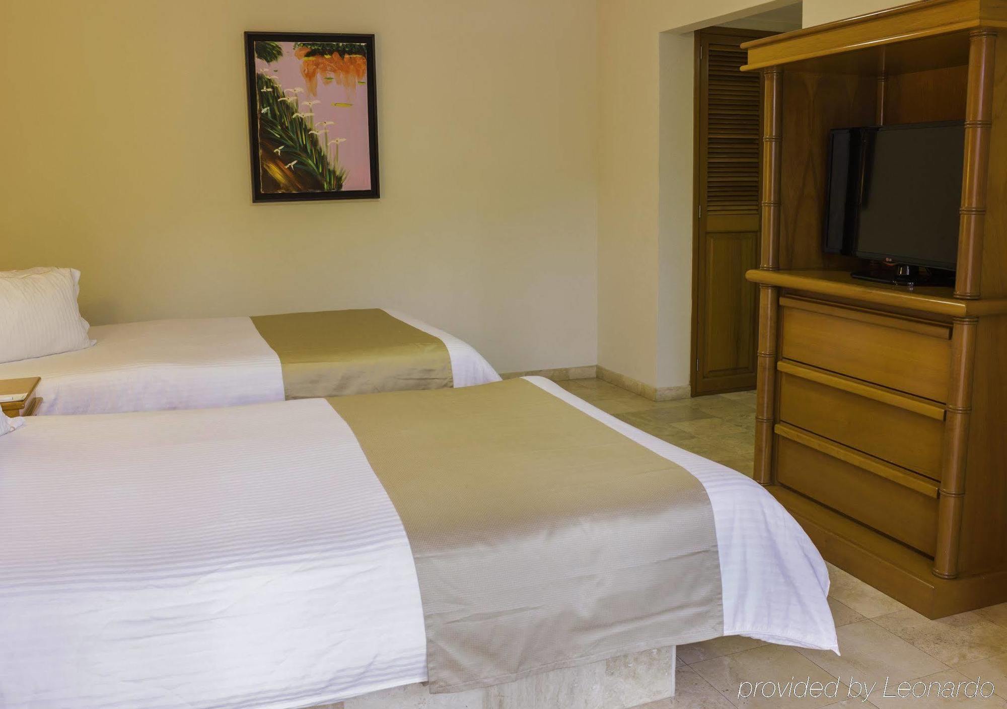 Quality Inn Mazatlan Bagian luar foto