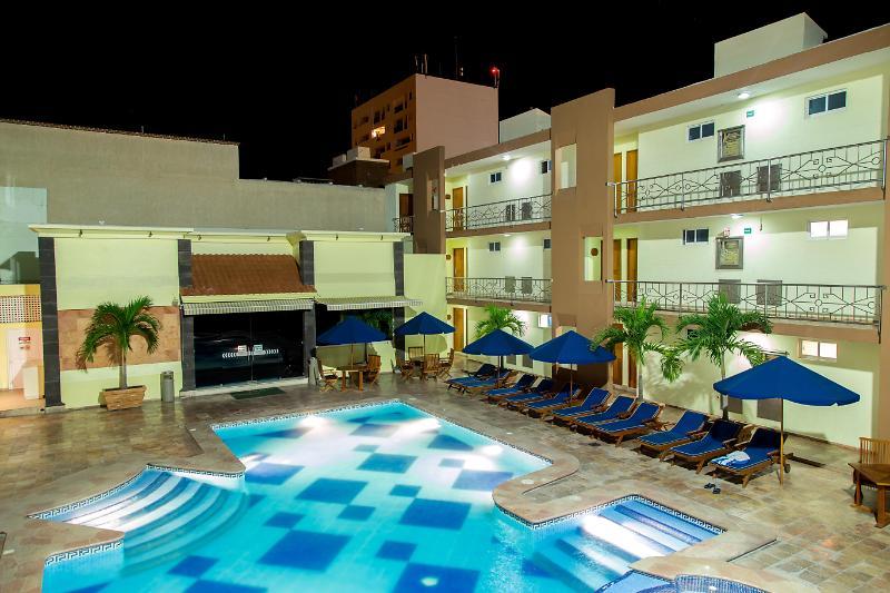 Quality Inn Mazatlan Bagian luar foto